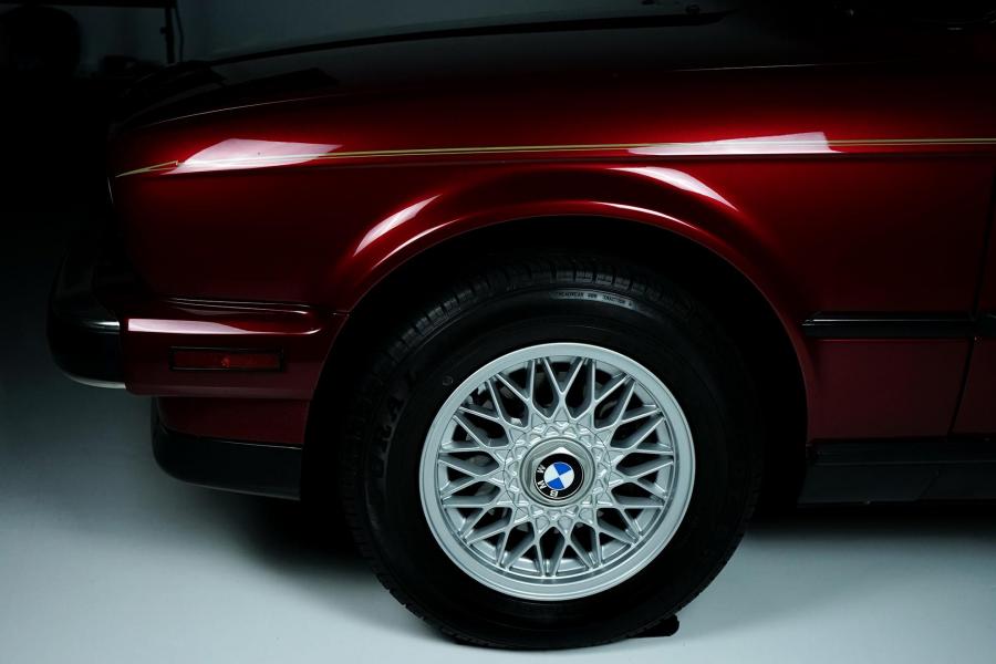 Колеса BMW 325i Convertible (Calypso Red) 1990 года  (фото 80 из 190)